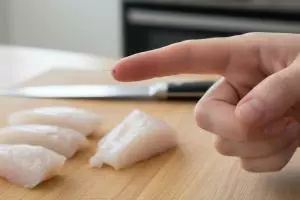 Cara alami obati luka dipatil ikan atau tertusuk duri, rahasia bawang merah bakar yang ampuh