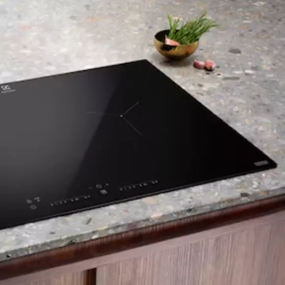 5 Rekomendasi kompor listrik 2 tungku terbaik yang aman dan panas merata