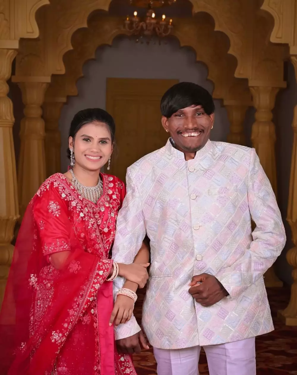 Profil Suraj Chavan Instagram/@official_suraj_chavan1151; YouTube/Justin Bieber