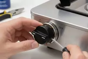 Cara mengatasi cetekan kompor gas tidak bisa diputar, modalnya cuma obeng