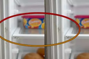 Jangan dikerok! Ini cara mudah basmi jamur kulkas pakai bahan simpel Rp5.000-an