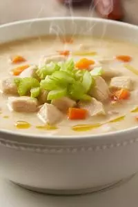 3 Resep sup ayam ala hotel untuk menu buka puasa, bantu pulihkan energi