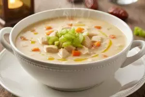 3 Resep sup ayam ala hotel untuk menu buka puasa, bantu pulihkan energi