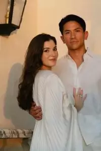 Resmi jadi ayah, intip foto Pangeran Mateen gendong sang putri Zahra Mariam