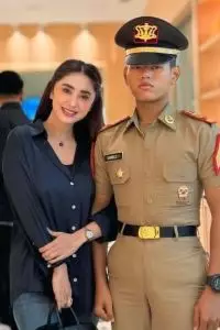 Penyanyi yang akrab disapa Depe ini melihat Gabriel yang dulu pendiam, kini memiliki ketenangan yang berbeda.