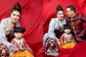 7 Potret Tina Toon menikmati peran jadi ibu baru, kadang asyik, kadang rungkad