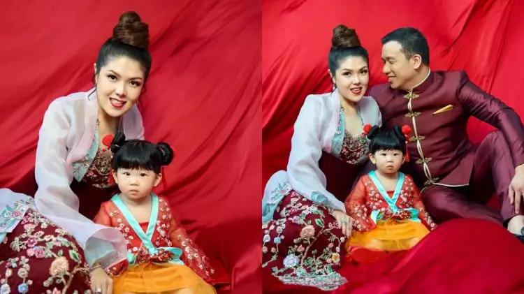 7 Potret Tina Toon menikmati peran jadi ibu baru, kadang asyik, kadang rungkad