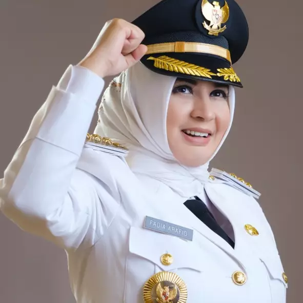 Siapa Fadia A Rafiq? Bupati Pekalongan anak pedangdut senior yang diamankan KPK