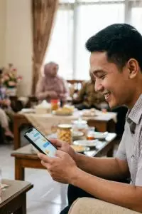 Ini adalah cara halus untuk bilang bahwa kamu selalu memikirkannya di tengah kesibukan hari raya.