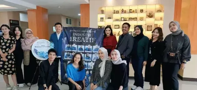 Kenangan Anang Hermansyah Lulus S2 berbagai sumber