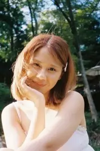 Di tengah jadwal penampilannya, ia membagikan kabar duka mengenai wafatnya sang kakak ipar, musisi Vidi Aldiano.