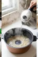 Kirain harus direndam lama, ternyata modal air panas doang panci rice cooker bebas kerak nasi