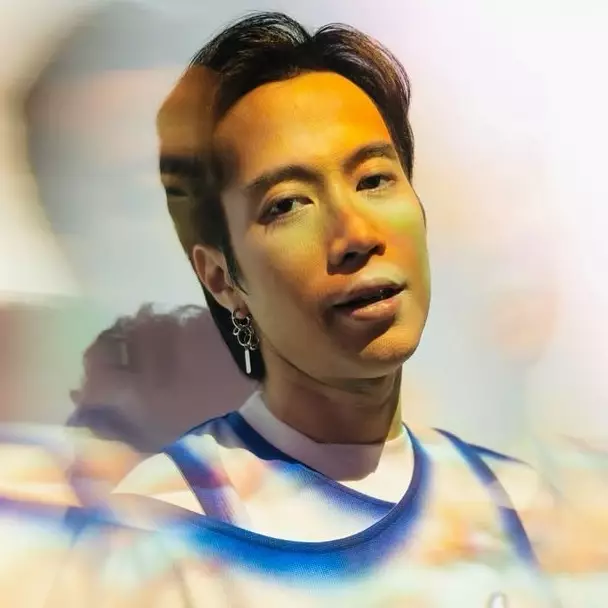 Jejak kebaikan Vidi Aldiano seakan tak habis, sempat kasih Rp7 juta ke sopir taksi buat mudik