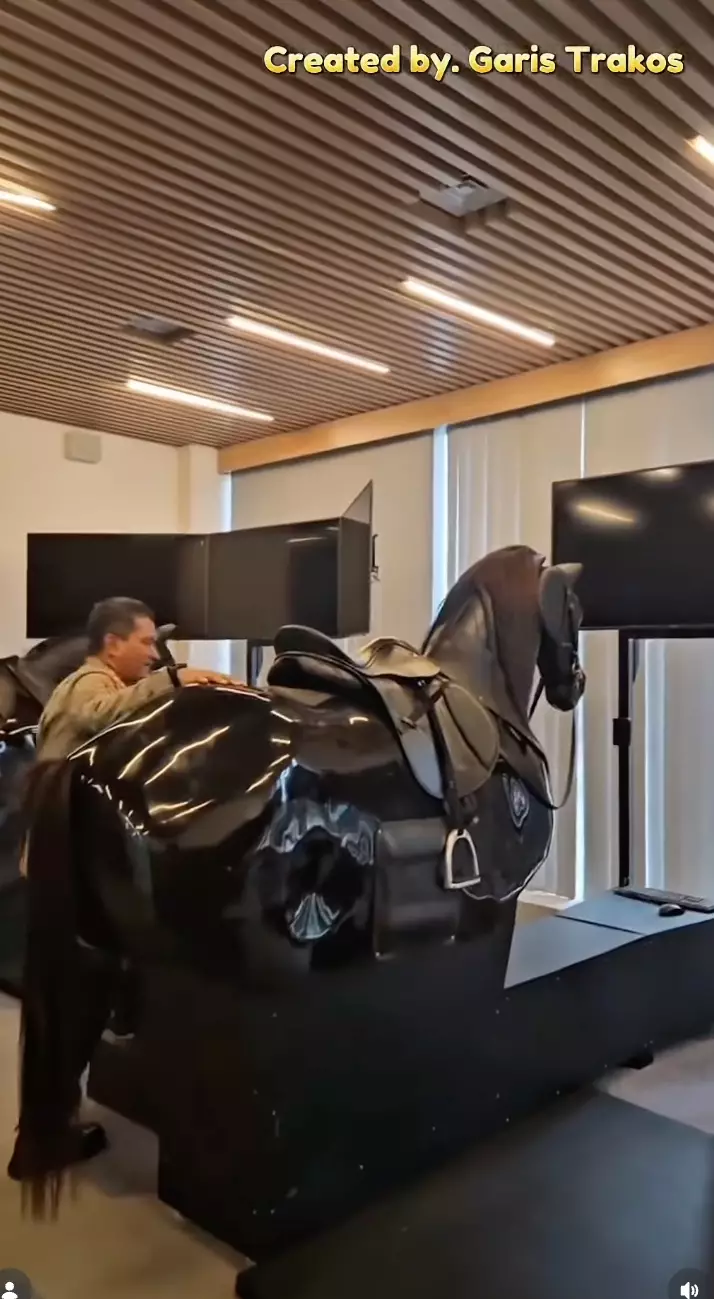 simulator berkuda polri Instagram/@garistrakos.official