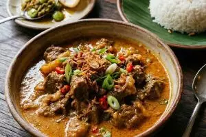 Kangen gulai cincang yang kuahnya nikmat dan dagingnya empuk? ini resep dan triknya