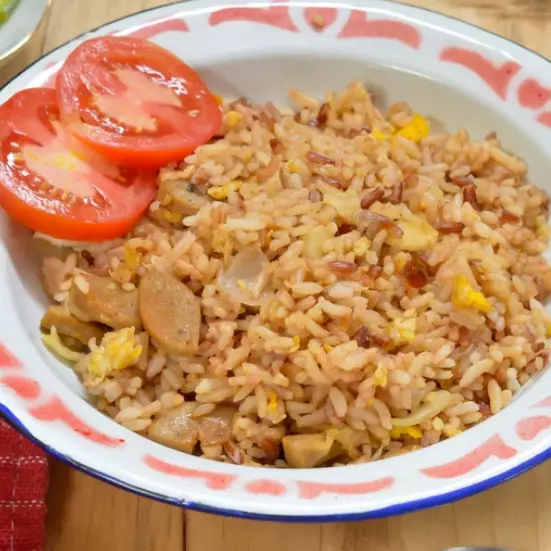 5 resep nasi goreng enak untuk mengatasi lapar tengah malam, masaknya gampang