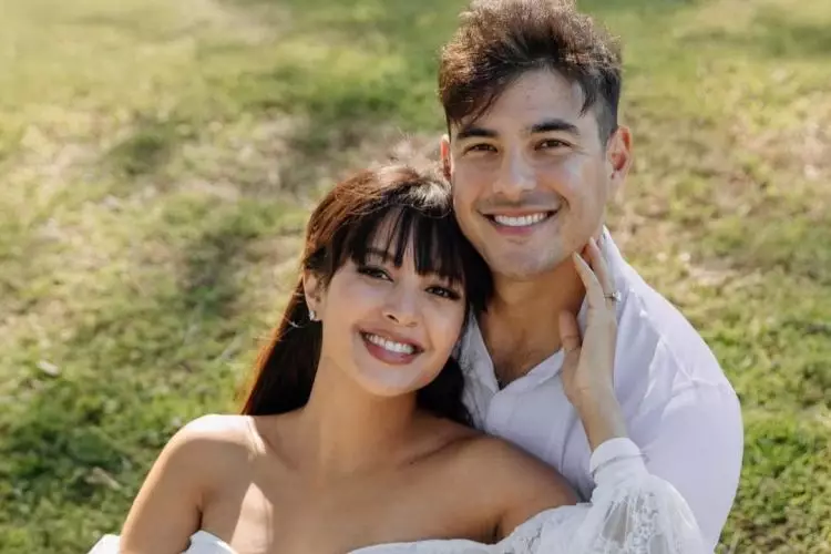 Potret perdana anak Aurelie Moeremans dan Tyler Bigenho yang lahir di California