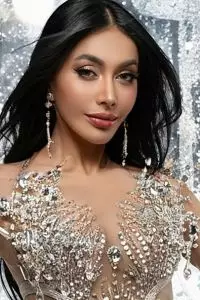 Denada mengungkapkan bahwa kemunculannya kali ini merupakan langkah besar setelah sebelumnya terjebak dalam pergulatan batin yang hebat. 