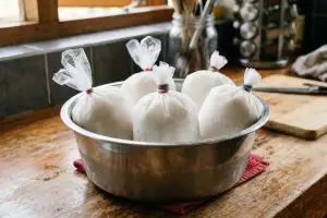 Cara benar mencairkan santan beku untuk rendang dan opor Lebaran