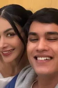 Denada dan Ressa akhirnya bertemu, 5 cerita di balik perjalanan bersatunya ibu dan anak ini