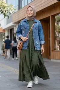 Setelah kemeriahan usai dan silaturahmi selesai, sering kali pakaian-pakaian indah tersebut berakhir hanya menggantung diam di lemari. 