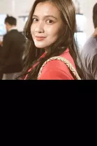 Kisah Dea Annisa jadi tulang punggung keluarga dan tunda pernikahan