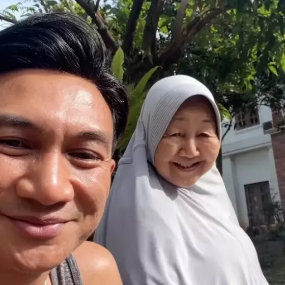 7 Potret kenangan Anji Manji bersama ibunda Siti Sundari sebelum berpulang