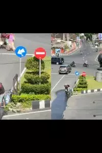 Bukan ke tempat pencucian, pria di Boyolali pilih sumur tua tengah kota buat bersihin motor