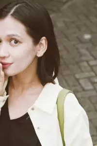 Ini bermula ketika Masayu Chairani, ibunda Dea, memberikan apresiasi mendalam terhadap sikap putrinya yang dinilai sangat mementingkan keluarga