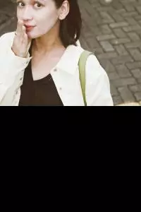 Dea Annisa luruskan kabar tunda pernikahan demi biayai pendidikan saudara