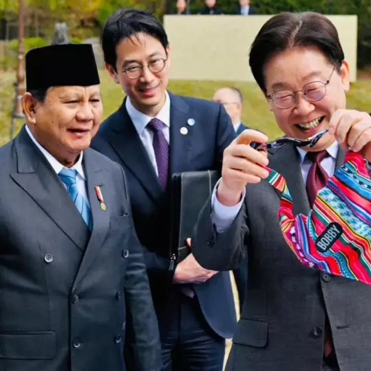 Diplomasi unik Presiden Prabowo: Beri kado untuk anjing Presiden Korea bernama Bobby