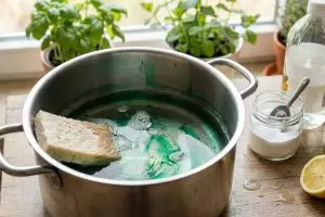 5 Cara mudah hilangkan noda agar-agar warna di panci dengan bahan dapur