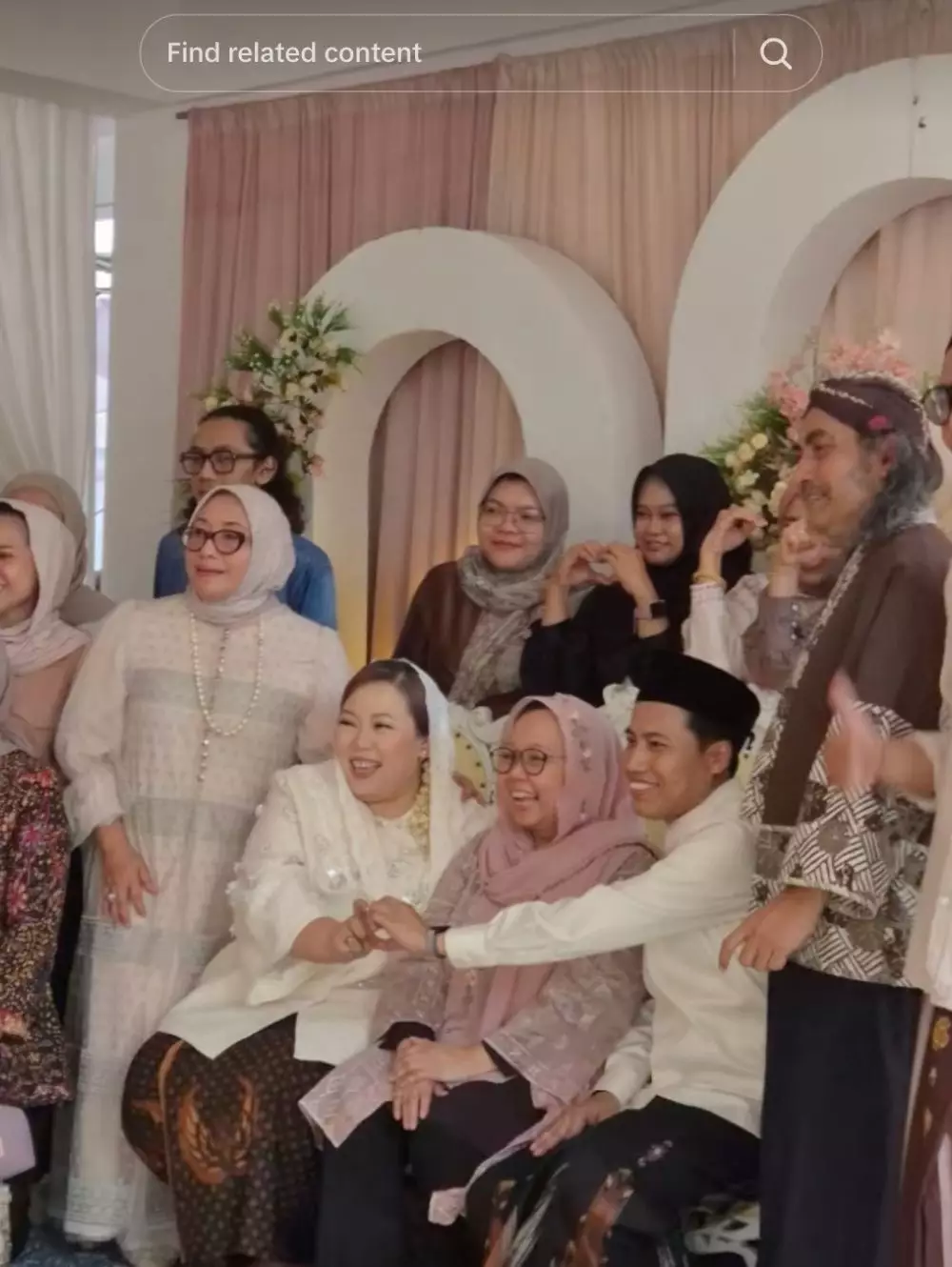 Inayah Wahid Menikah berbagai sumber 