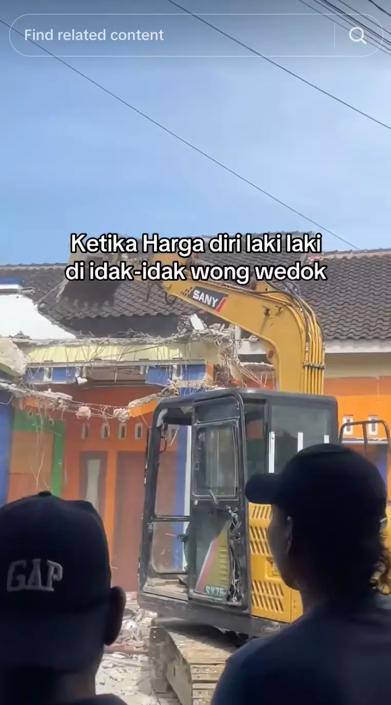 suami hancurkan rumah di Pati Facebook Janoko Pati; TikTok @piyangpiyan12 suami hancurkan rumah di Pati Facebook Janoko Pati; TikTok @piyangpiyan12