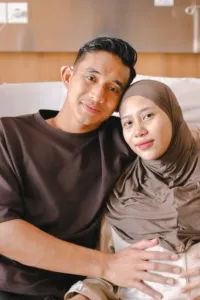 7 Potret momen haru kelahiran Ebrahim Khalif Nadirizky, putra pertama Rizky Ridho dan Sendy Aulia