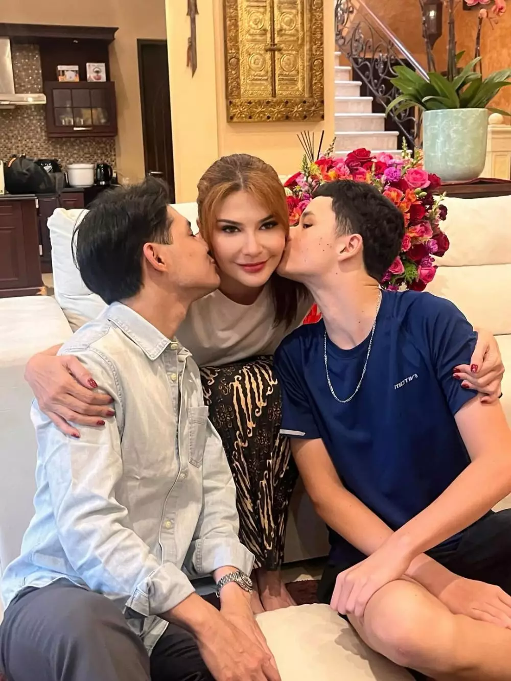 Tamara Bleszynski dan Teuku Rassya Makan Siang Bersama Instagram tamarableszynskiofficial dan cindyclaudiaofficial Tamara Bleszynski dan Teuku Rassya Makan Siang Bersama Instagram tamarableszynskiofficial dan cindyclaudiaofficial