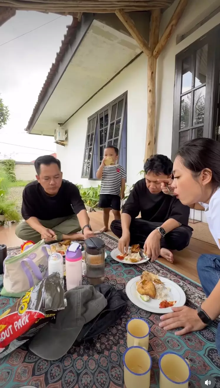 Rumah Bobby Tince Instagram @kikifarrel_