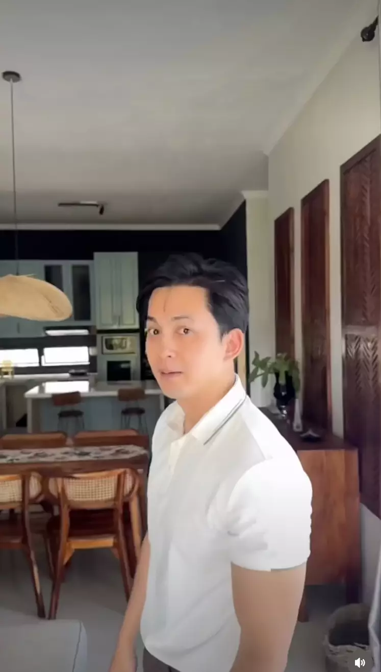 Rumah Bobby Tince Instagram @kikifarrel_