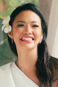 Ia sempat marah pada Tuhan karena ibunda berpulang. 