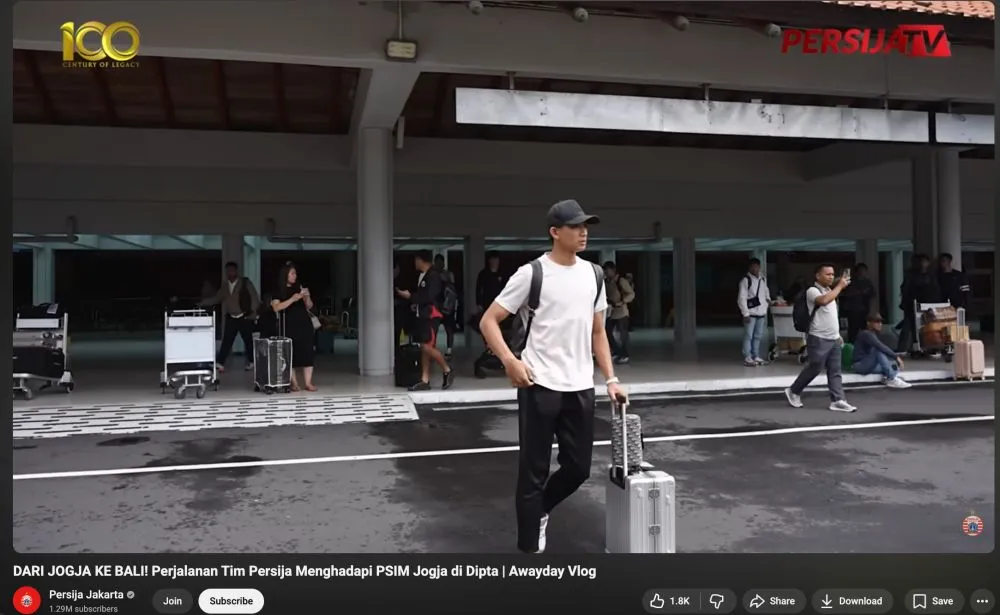 Rizky Ridho jadi fotografer dadakan ibu-ibu © 2026 