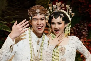 Rincian mahar dan souvenir El Rumi - Syifa Hadju, dari poundsterling hingga emas inisial ES