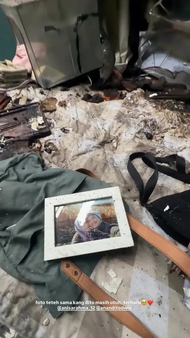 rumah Anisa Rahma terbakar © 2026 