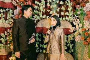 Awal berkerudung bukan dipaksa suami, Nikita Willy terharu hadiah hijab titipan Issa lewat guru ngaji