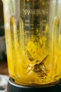 Noda kunyit di blender susah hilang? Cuma pakai pasta gigi langsung kinclong lagi
