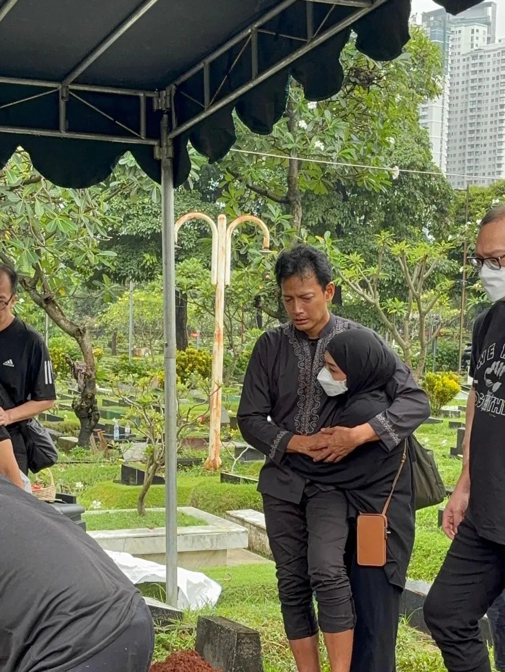 ibunda Fedi Nuril meninggal dunia © 2026 
