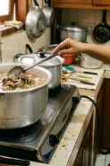 Gas cepat habis saat masak daging? Coba trik hemat ini biar tetap empuk