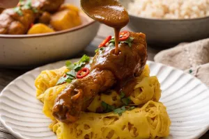 Bosen olahan ayam itu-itu saja? Cobain resep kari ayam roti jala ini yuk, ternyata gampang