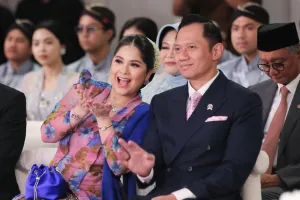 Penampilan perdana Annisa Pohan pasca lahiran dampingi AHY kondangan nikahan anak aktris Enny Beatrice