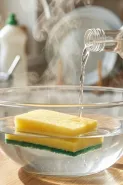 Spons cuci piring lama bisa dipakai lagi, asal dibersihkan dengan 5 cara ini