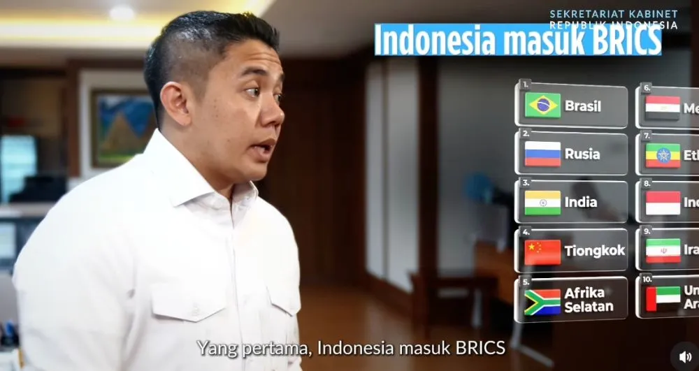 Teddy Indra Wijaya respons kritik Dino Patti Djalal © 2026 